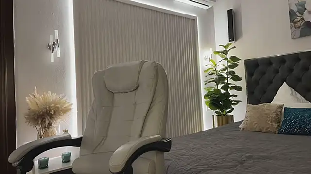 OhMyEmma online show from 11, 4, 2026