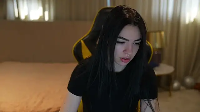 Molly Crazy  online show from 22, 3, 2025