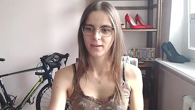 Snapshot of love_megi chatting on 15, 7, 2026 love megi online show from 15, 7, 2026