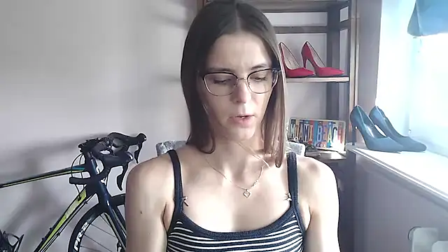 Snapshot of love_megi chatting on 30, 6, 2026 love megi online show from 30, 6, 2026