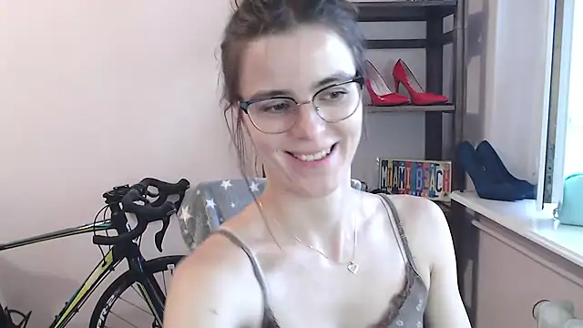 Snapshot of love_megi chatting on 28, 6, 2026 love megi online show from 28, 6, 2026