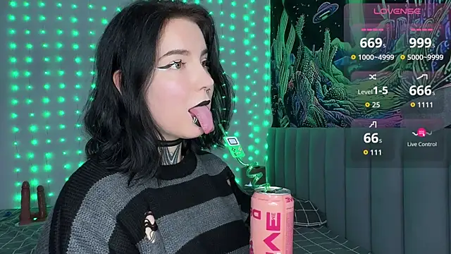 Snapshot of yourvodka chatting on 26, 11, 2025 yourvodka online show from 26, 11, 2025