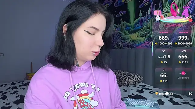 Snapshot of yourvodka chatting on 24, 10, 2025 yourvodka online show from 24, 10, 2025