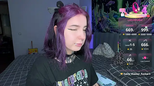 Snapshot of yourvodka chatting on 13, 11, 2025 yourvodka online show from 13, 11, 2025