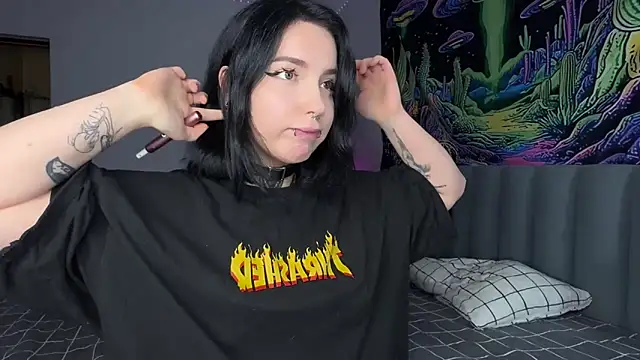 Snapshot of yourvodka chatting on 8, 10, 2025 yourvodka online show from 8, 10, 2025