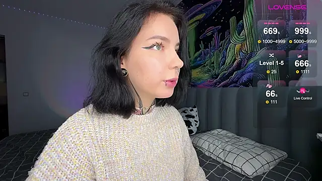 Snapshot of yourvodka chatting on 24, 9, 2025 yourvodka online show from 24, 9, 2025