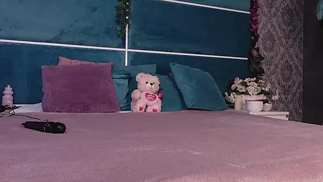 SunnyGlow online show from 9, 10, 2025