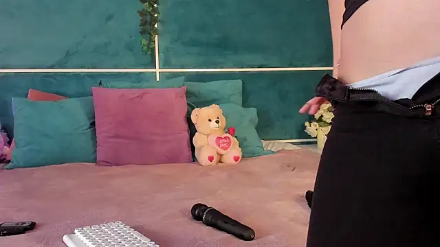 SunnyGlow online show from 28, 10, 2025