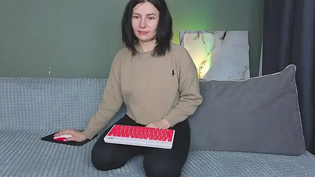 Charlotte Woods online show from 22, 9, 2025