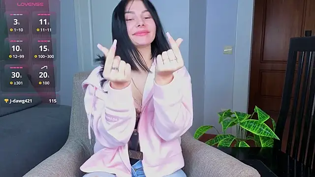 Charlotte Woods online show from 29, 11, 2025