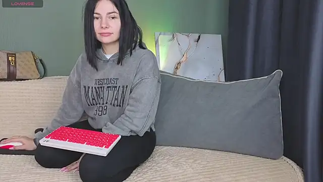 Charlotte Woods online show from 3, 10, 2025