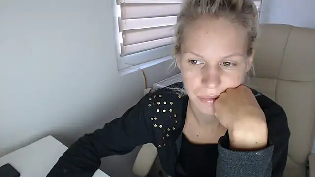 ElssaRush online show from 9, 9, 2025