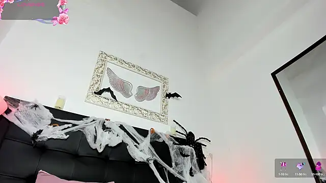 Lola Blondie online show from 9, 10, 2025