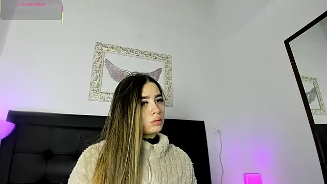 Lola Blondie online show from 9, 9, 2025