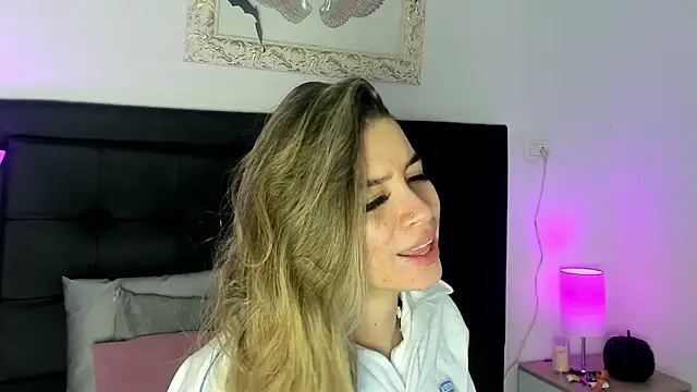 Lola Blondie online show from 28, 10, 2025