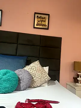 SophiaQueens online show from 2, 10, 2025