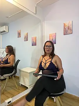 Snapshot of SophiaQueens chatting on 19, 6, 2026 SophiaQueens online show from 19, 6, 2026