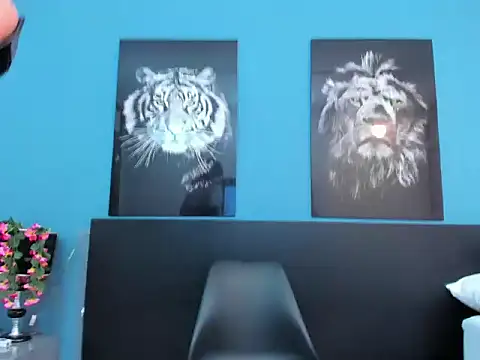 SophiaQueens online show from 5, 2, 2026