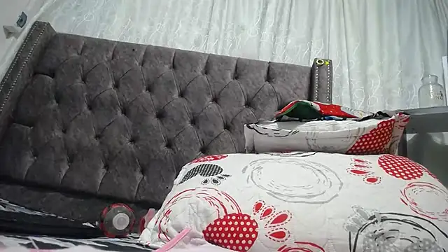 ANA-BULLOCK- online show from 15, 12, 2025