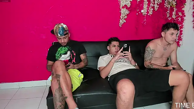 Snapshot of hot_dirty_paradise_66 chatting on 19, 12, 2025 hot dirty paradise 66 online show from 19, 12, 2025