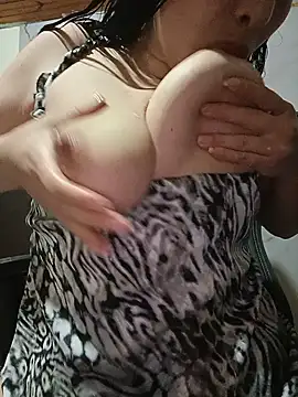 Zoebreastmilk2 online show from 1, 7, 2026