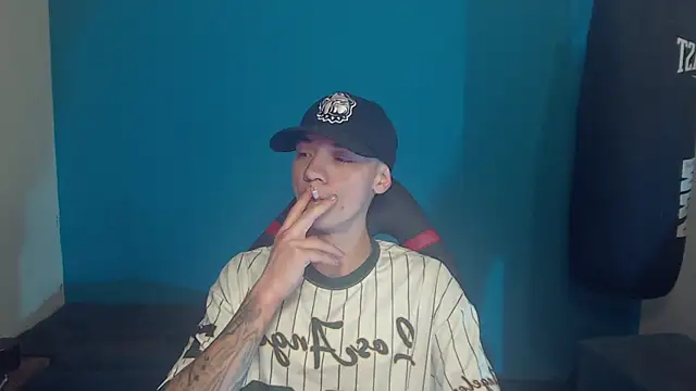 Snapshot of Burperking420_ chatting on 17, 10, 2025 Burperking420 online show from 17, 10, 2025