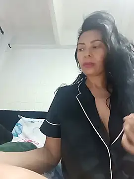 Snapshot of DaphneRosses chatting on 20, 6, 2026 DaphneRosses online show from 20, 6, 2026