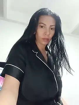 Snapshot of DaphneRosses chatting on 10, 6, 2026 DaphneRosses online show from 10, 6, 2026