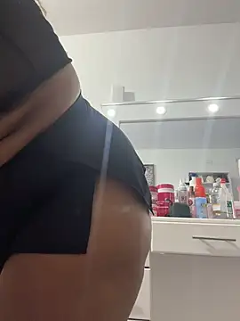 AlesiaCooper online show from 17, 6, 2026