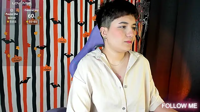 emma cute7 online show from 12, 10, 2025