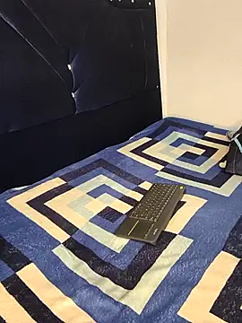 Snapshot of bella_warzon chatting on 16, 10, 2025 bella warzon online show from 16, 10, 2025