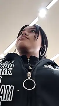 Snapshot of bella_warzon chatting on 17, 2, 2026 bella warzon online show from 17, 2, 2026