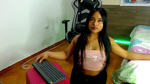 Snapshot of bella_warzon chatting on 26, 6, 2026 bella warzon online show from 26, 6, 2026