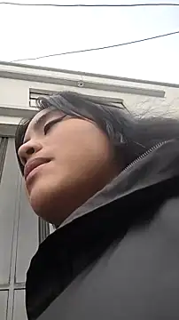 Snapshot of bella_warzon chatting on 18, 11, 2025 bella warzon online show from 18, 11, 2025