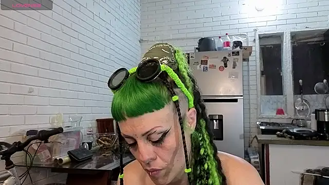 freyaa sorcerees online show from 10, 10, 2025