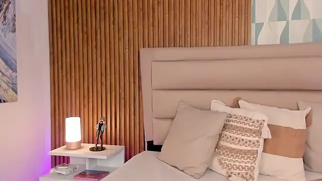 FatimaEvans online show from 19, 9, 2025