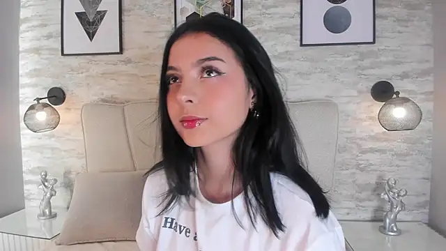 Snapshot of kanna_02 chatting on 24, 10, 2025 kanna 02 online show from 24, 10, 2025