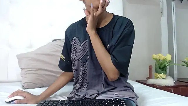 willow smitt online show from 8, 10, 2025