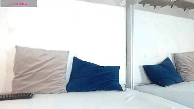 willow smitt online show from 25, 11, 2025