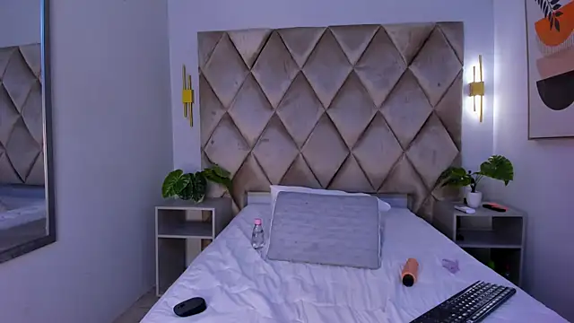 lucianasmith  online show from 18, 3, 2025