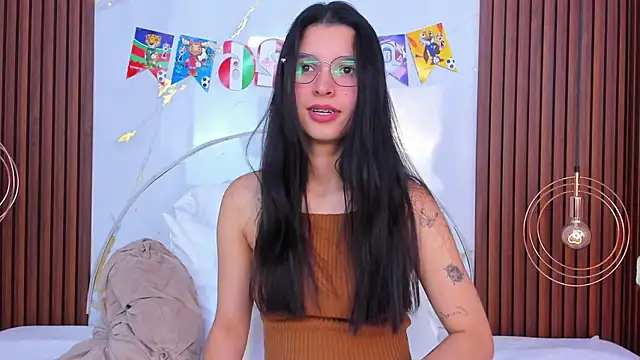 lucianasmith  online show from 9, 7, 2026