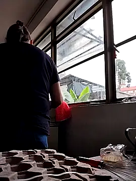 Seet Hanna online show from 5, 10, 2025