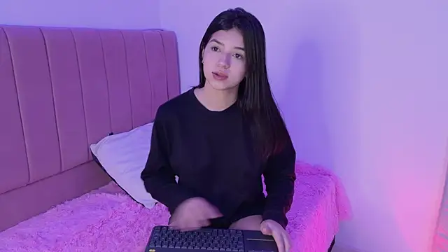 Snapshot of eva_sin18 chatting on 18, 3, 2025 eva sin18 online show from 18, 3, 2025