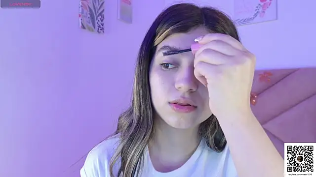 Snapshot of eva_sin18 chatting on 23, 10, 2025 eva sin18 online show from 23, 10, 2025