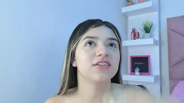 Snapshot of eva_sin18 chatting on 18, 9, 2025 eva sin18 online show from 18, 9, 2025