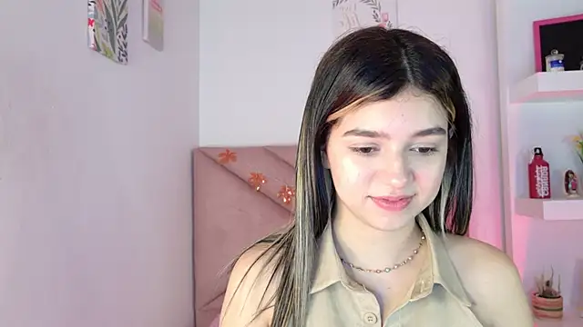 Snapshot of eva_sin18 chatting on 13, 10, 2025 eva sin18 online show from 13, 10, 2025