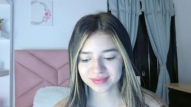 Snapshot of eva_sin18 chatting on 10, 9, 2025 eva sin18 online show from 10, 9, 2025