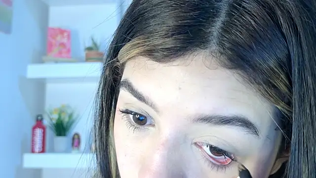 Snapshot of eva_sin18 chatting on 6, 10, 2025 eva sin18 online show from 6, 10, 2025