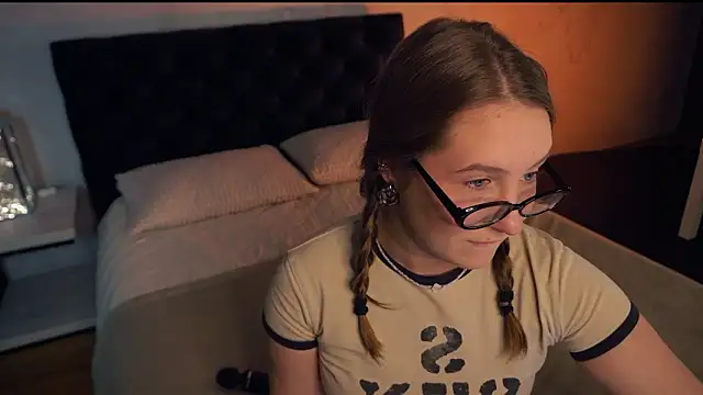 Snapshot of saint_trisha chatting on 3, 2, 2026 saint trisha online show from 3, 2, 2026