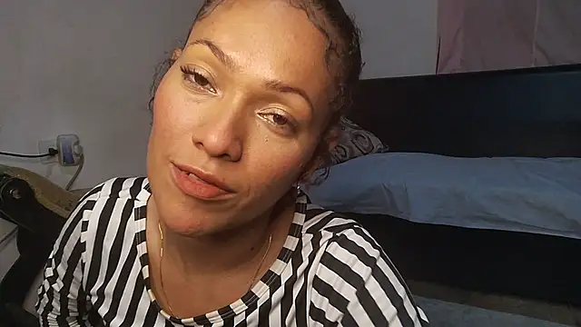 Snapshot of Milu_curly chatting on 18, 10, 2025 Milu curly online show from 18, 10, 2025